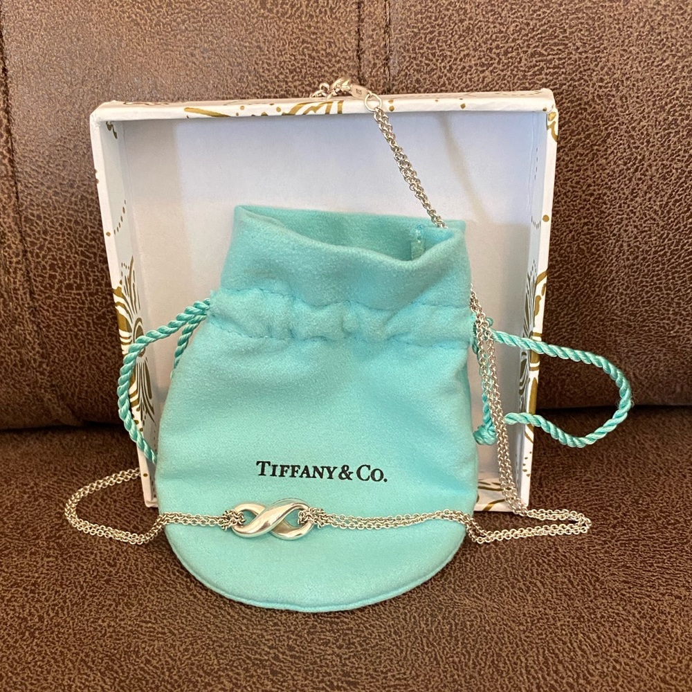 Tiffany & Co Infinity necklace